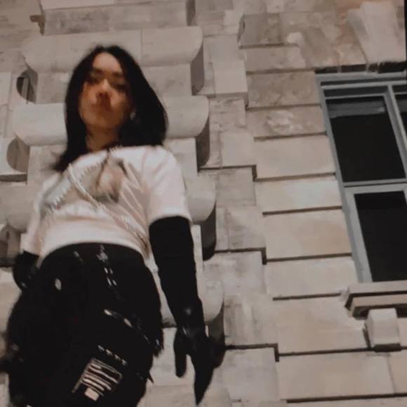 Meet your Posher, Emily - Picture 1 of 1